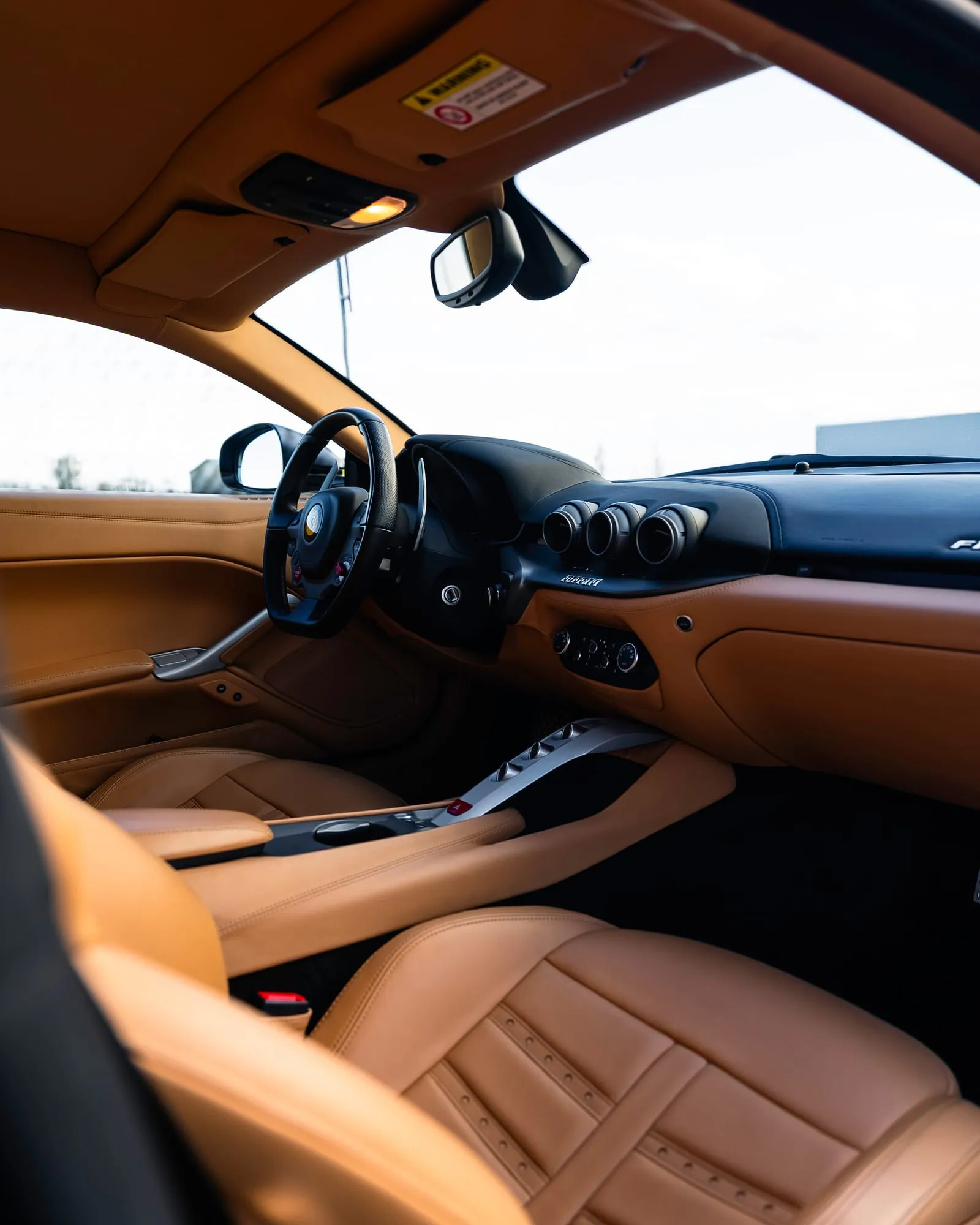 F12 · interieur