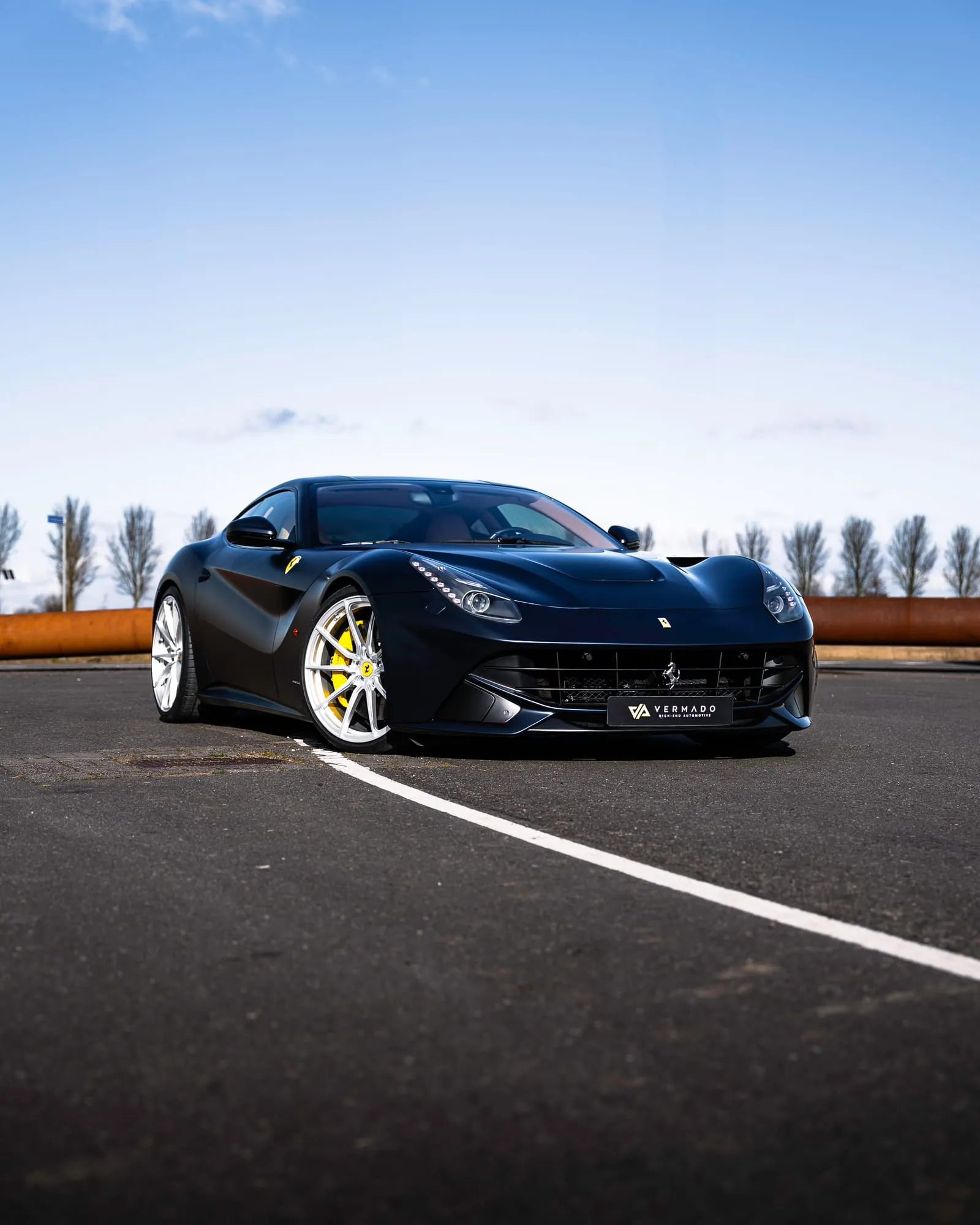 Vermado Ferrari, Distributie & motoronderhoud